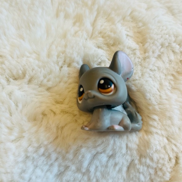 Littlest Pet Shop #144 Chinchilla - Picture 1 of 4
